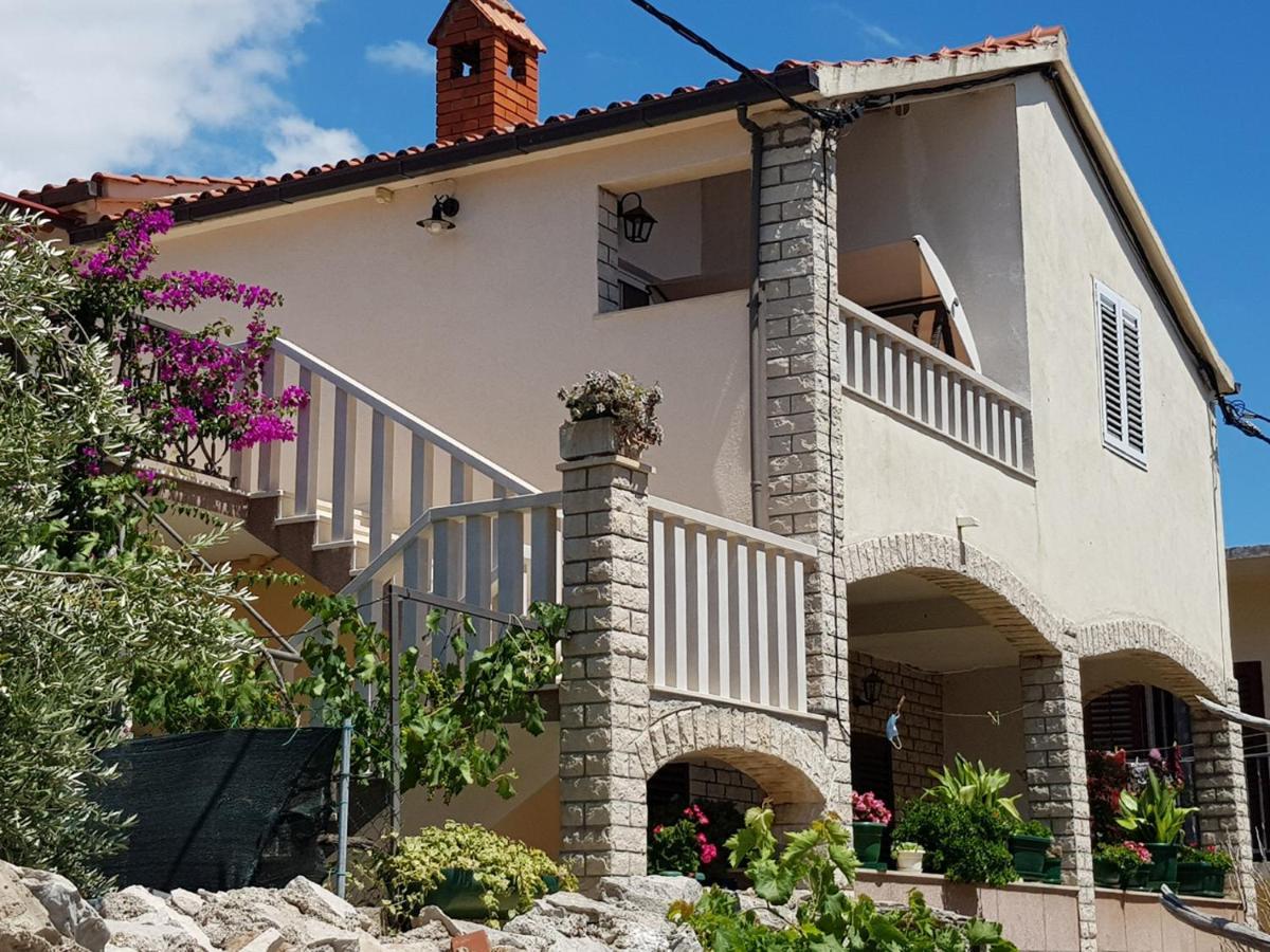 Mladen Apartment Sućuraj