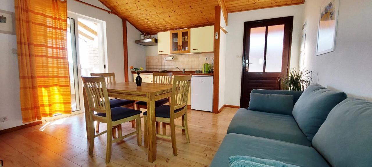 Apartment Mladen *